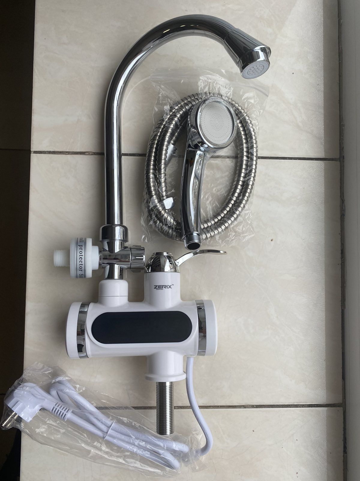 Проточний водонагрівач ZERIX ELW11-E ZX2983